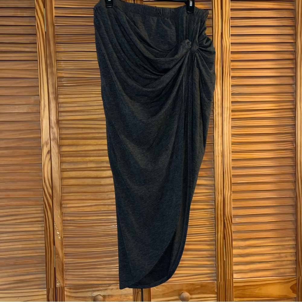 Torrid Twisted Knot Asymmetrical Charcoal Gray Elastic Waist Skirt Size 3